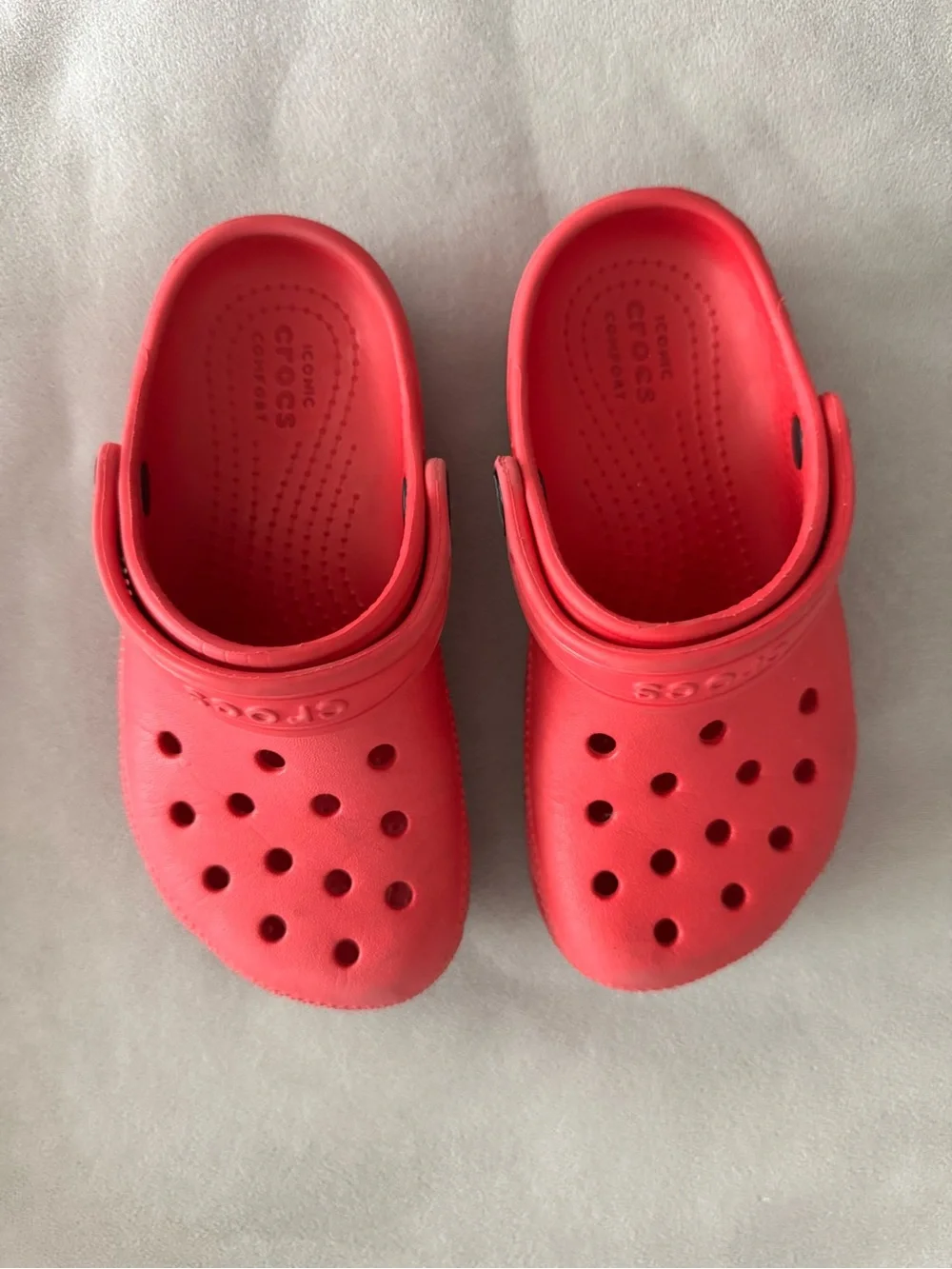 CROCS Kids Classic Clogs in Red